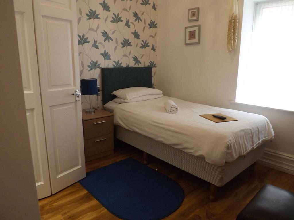 Shirley B & B 伯恩茅斯 外观 照片